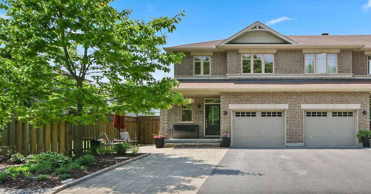 254 Celtic Ridge Crescent Kanata