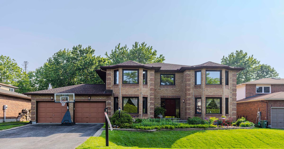 67 Vanstone Drive Kanata