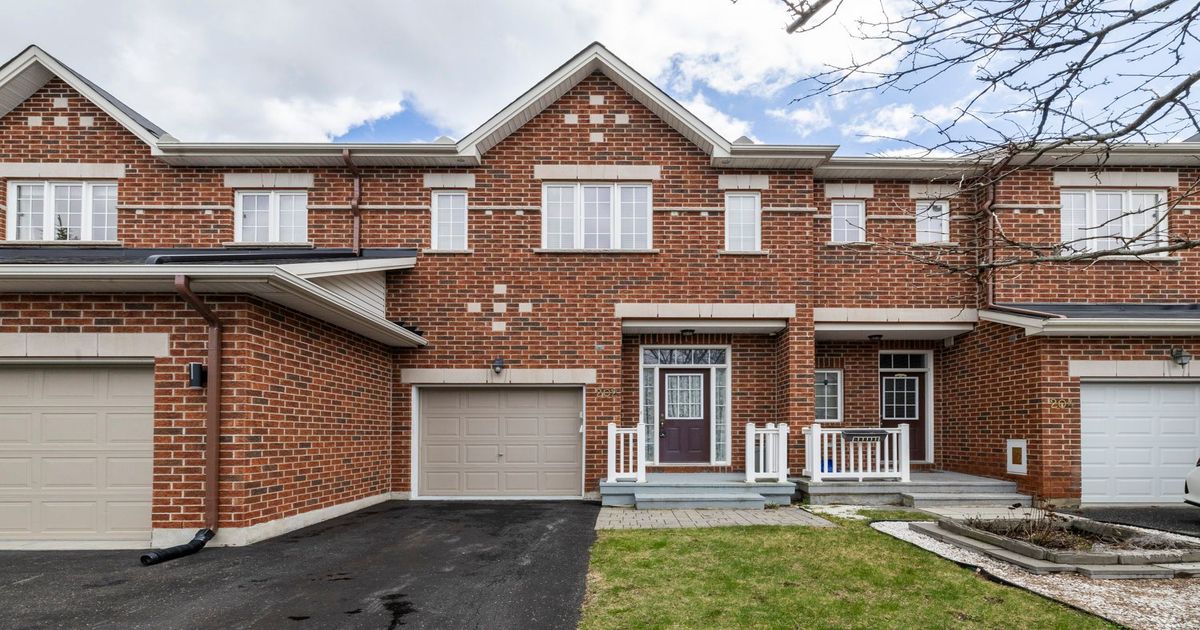 202 Waymark Crescent Kanata