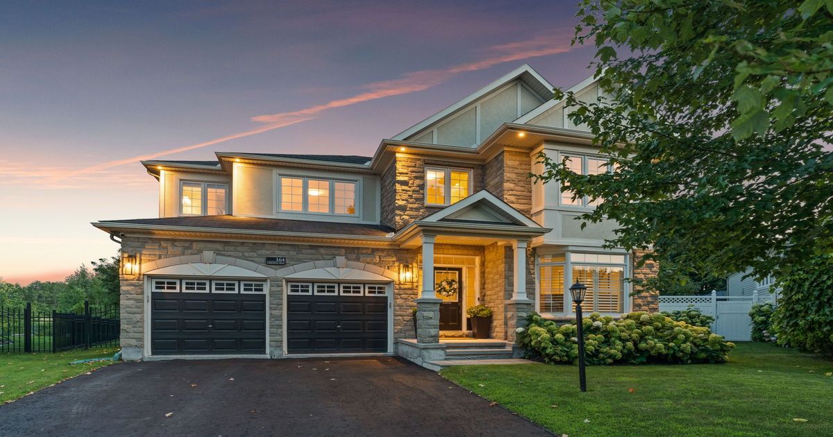 164 CHENOA Way Barrhaven