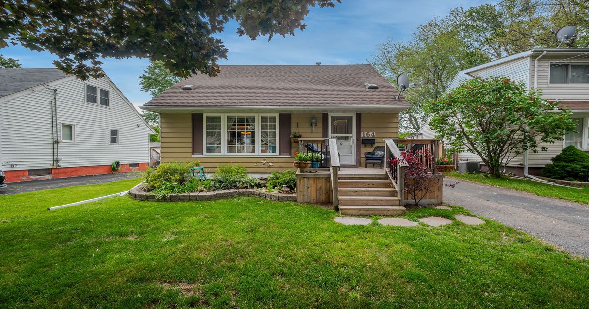 164 Adair Avenue N Hamilton