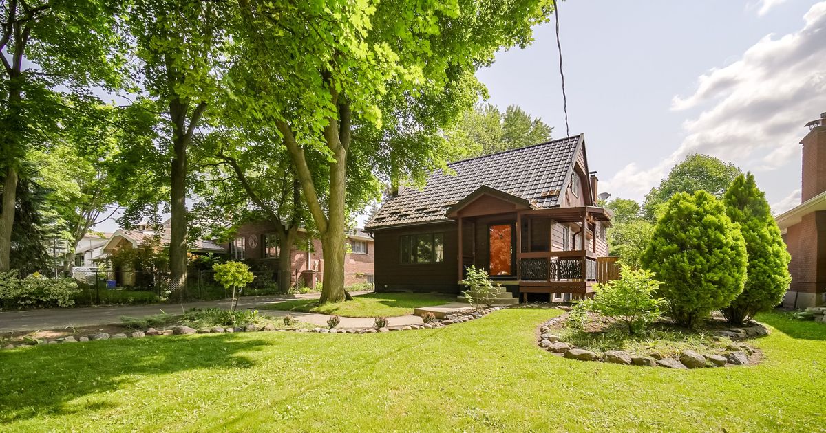 904 Willow Drive London South