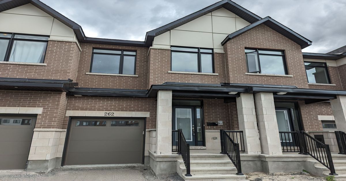 262 Darjeeling Avenue Barrhaven