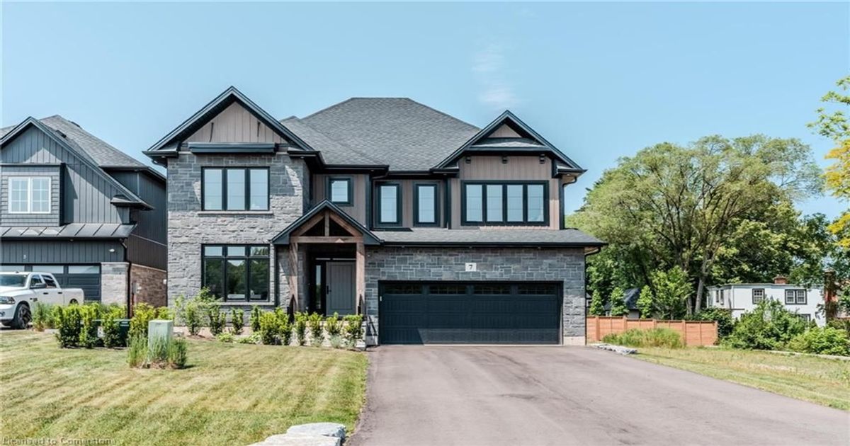 7 BARTLETT Avenue Grimsby