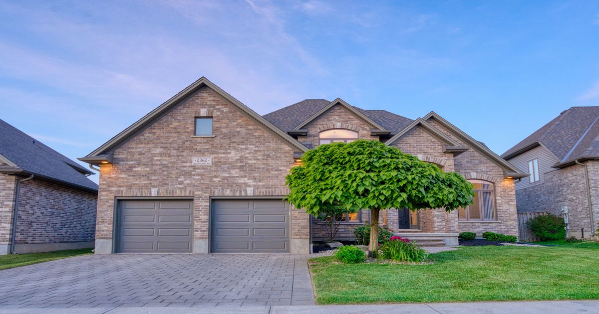2362 Meadowlands Way London North