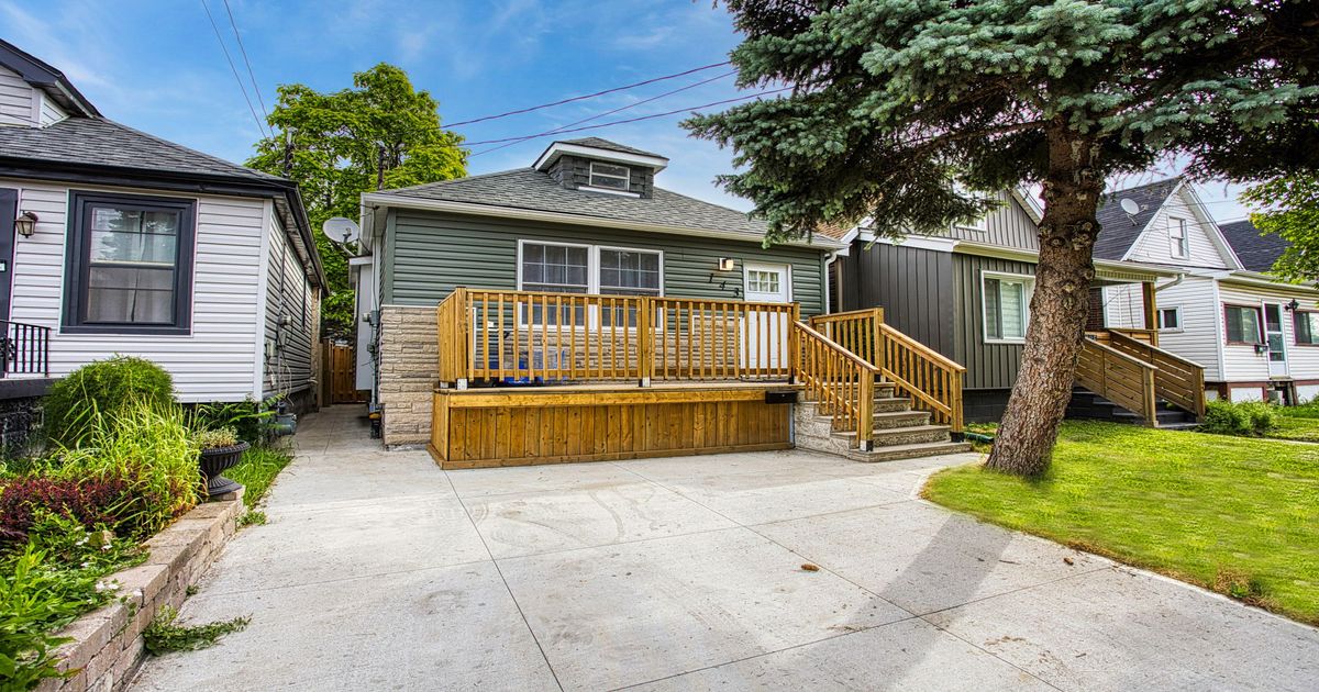 143 McAnulty Boulevard Hamilton