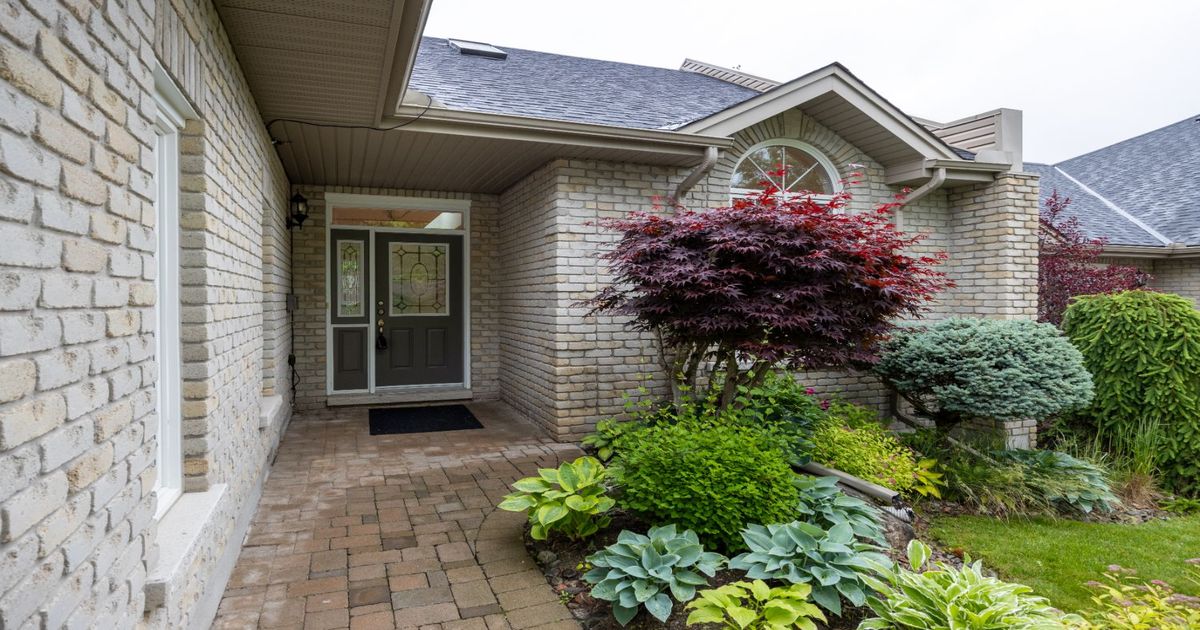 1020 Parkhill Road W Peterborough West