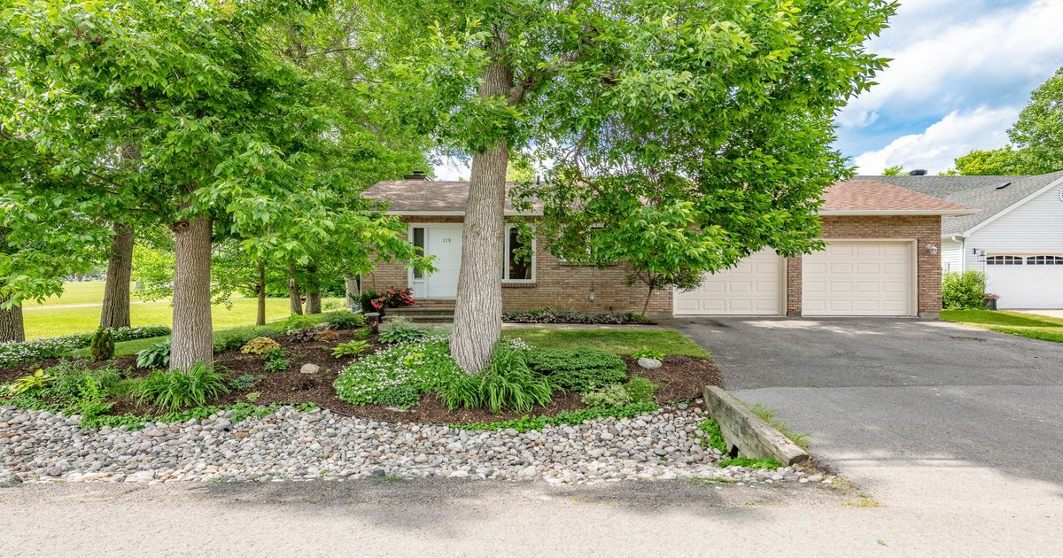 119 Royal York Street W Stittsville - Munster - Richmond