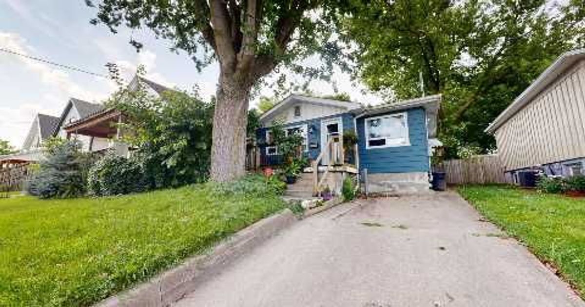 18 Connaught Avenue London East