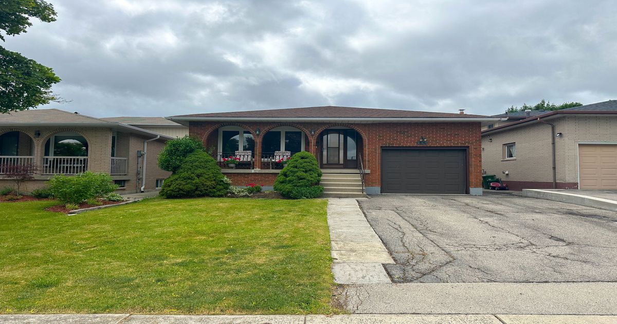 233 Lawnhurst Court Hamilton