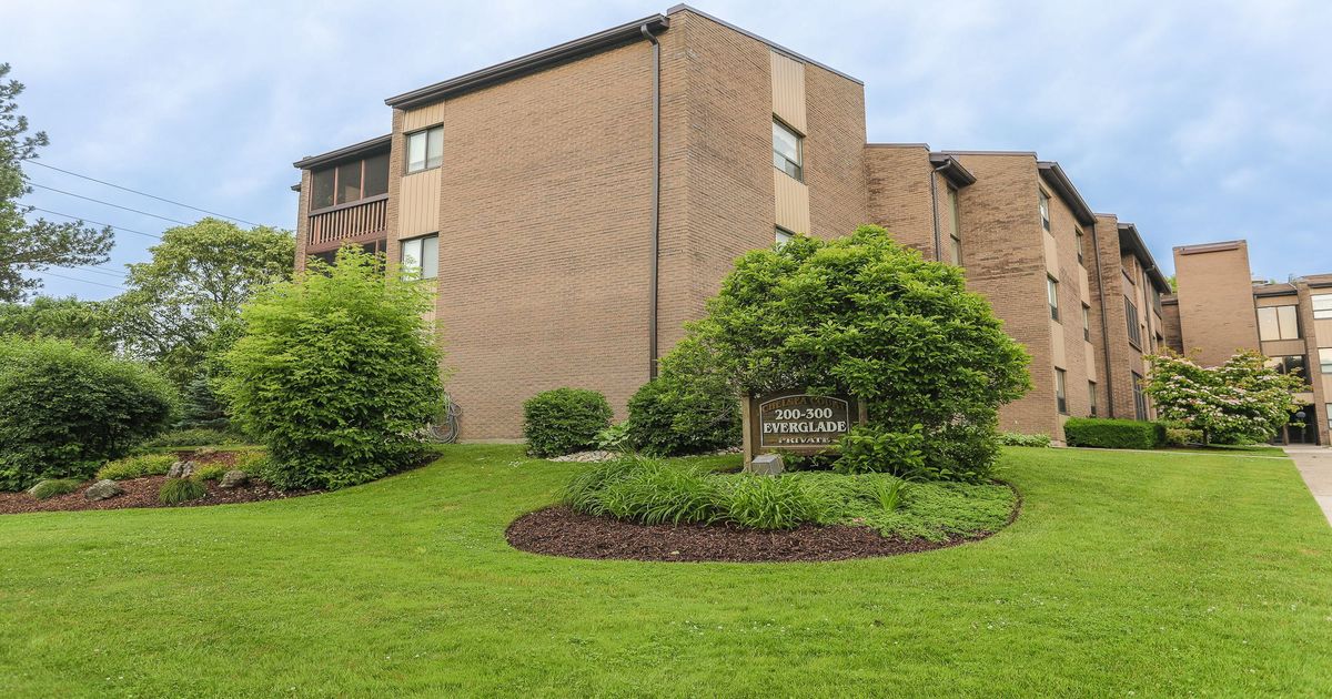 300 Everglade Crescent London North