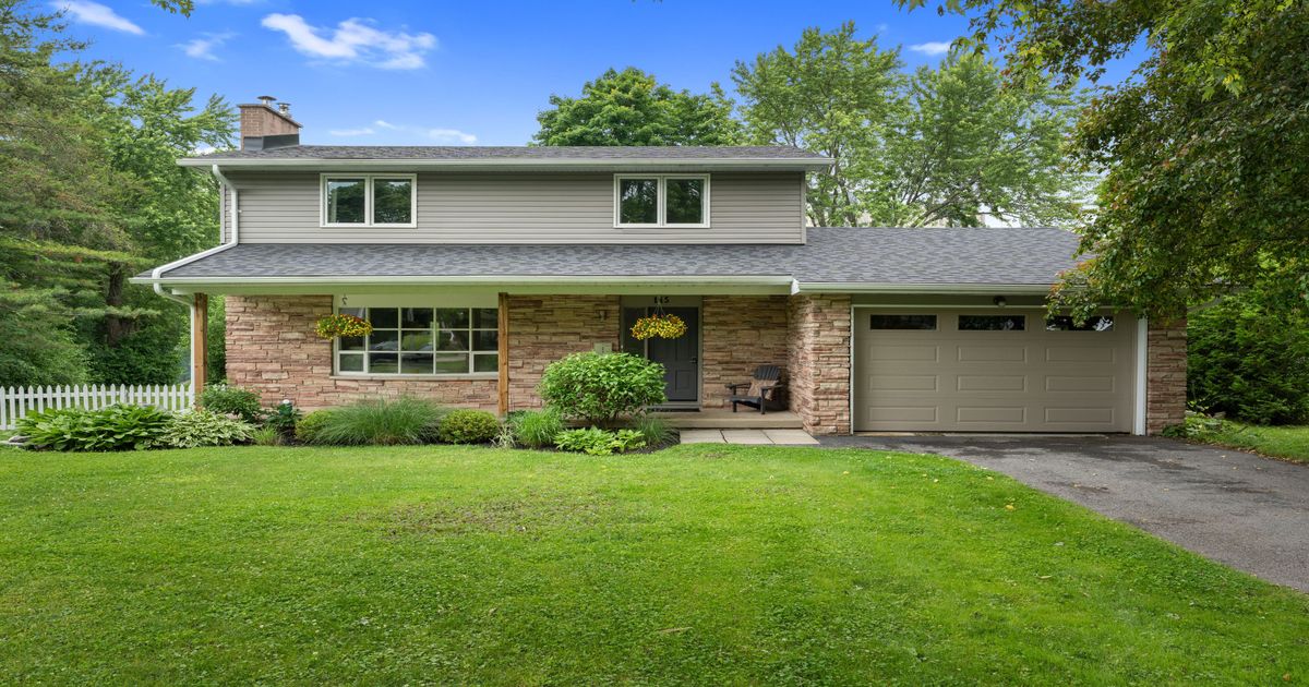 115 Fairway Hill Crescent Kingston