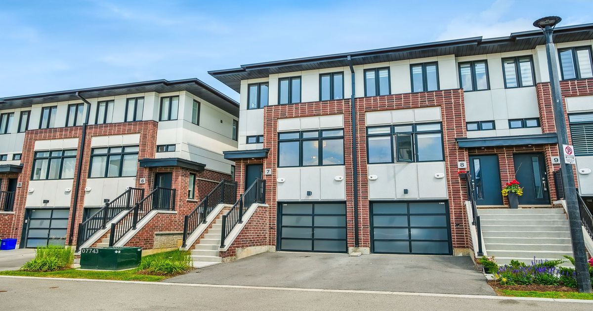 527 Shaver Road Hamilton