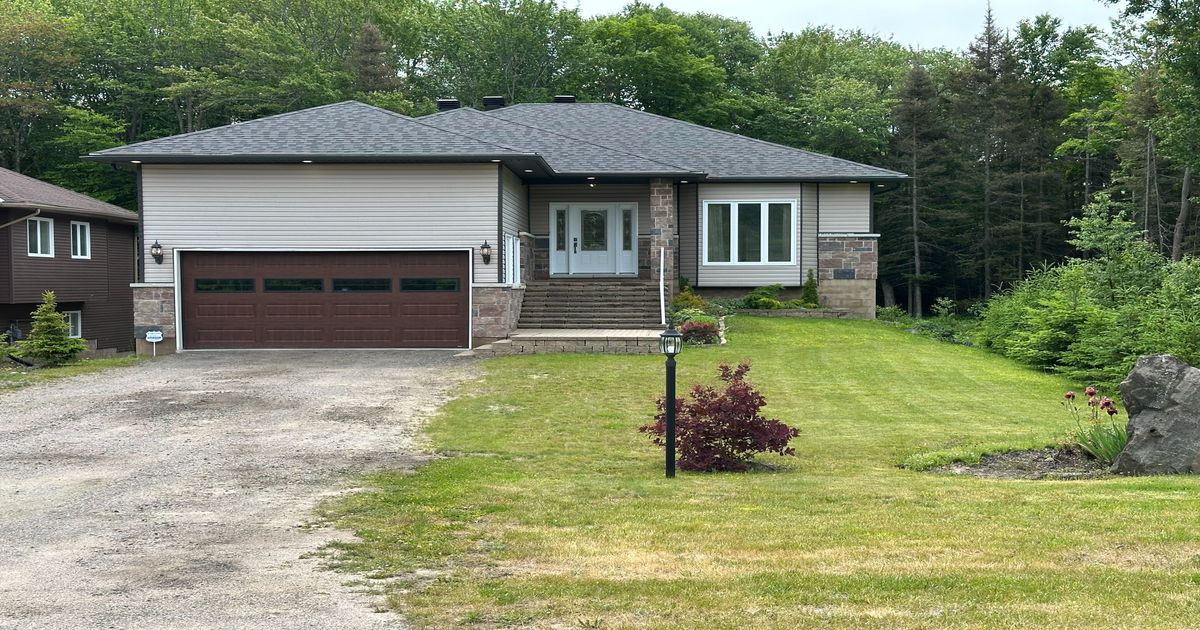 473 Carmichael Drive North Bay