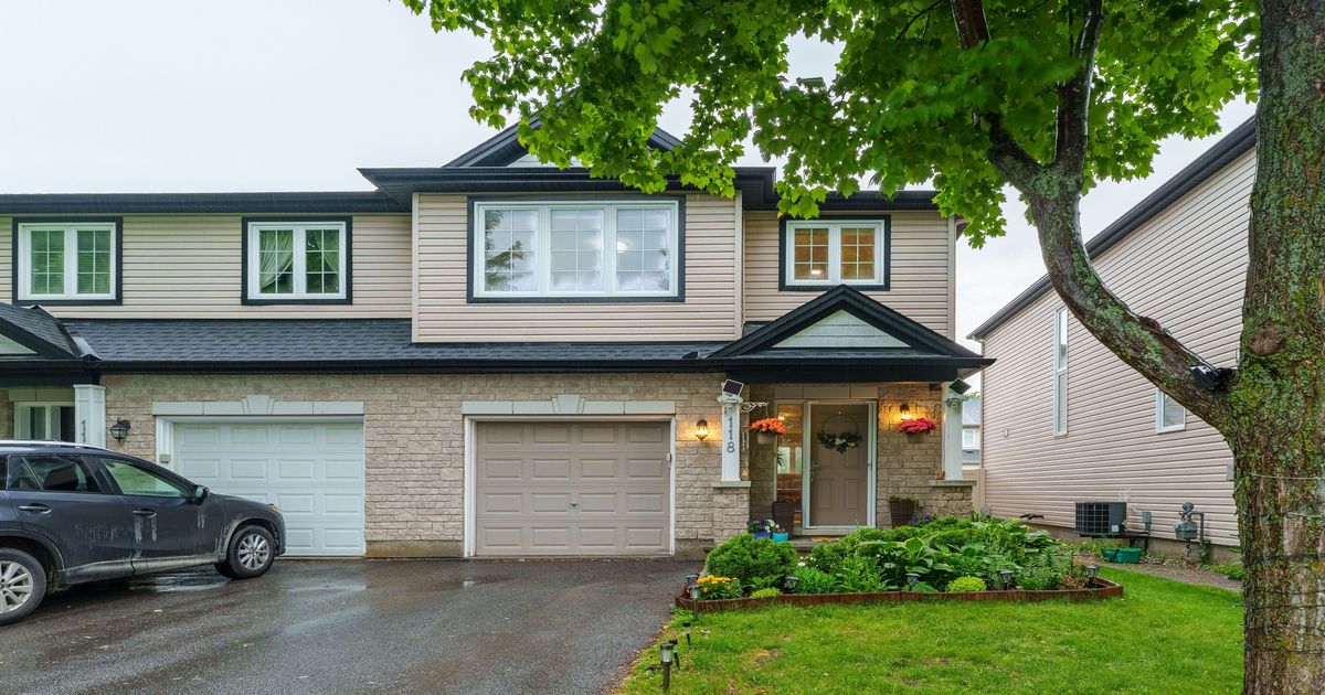 118 FURNESS Way Barrhaven