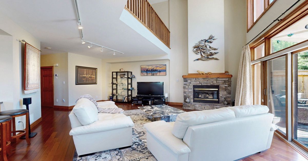 228 Blueski George Crescent Blue Mountains