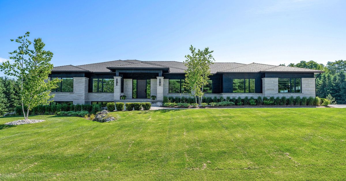 147 Blue Jay Crescent Grey Highlands
