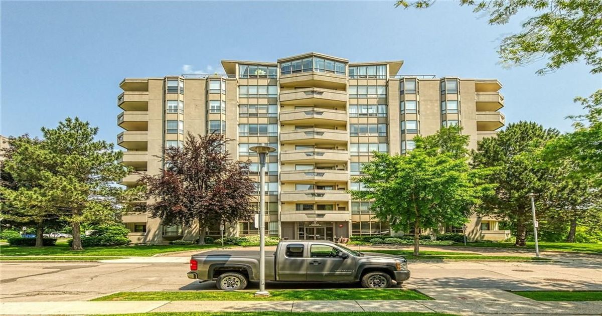 8 Village Green N/A Hamilton