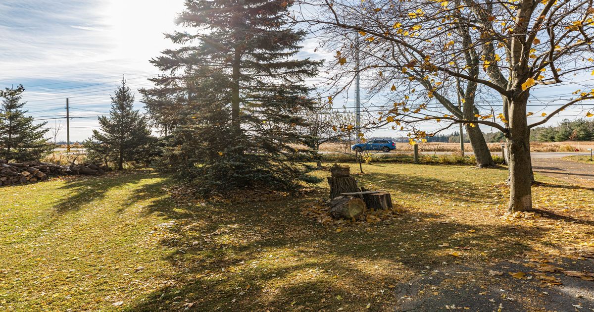 9868 Twenty Road W Hamilton