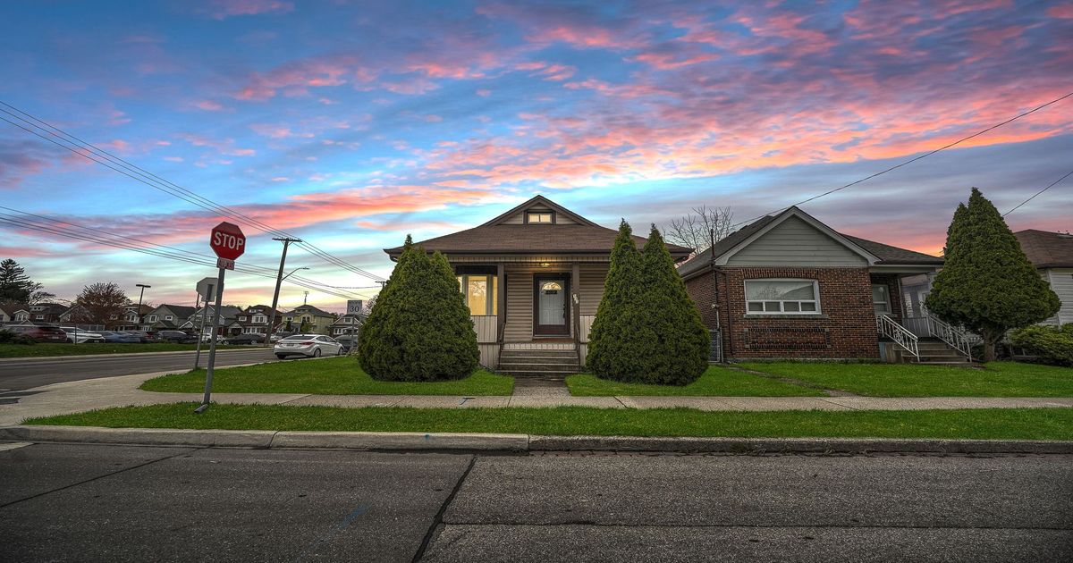 133 Weir Street N Hamilton