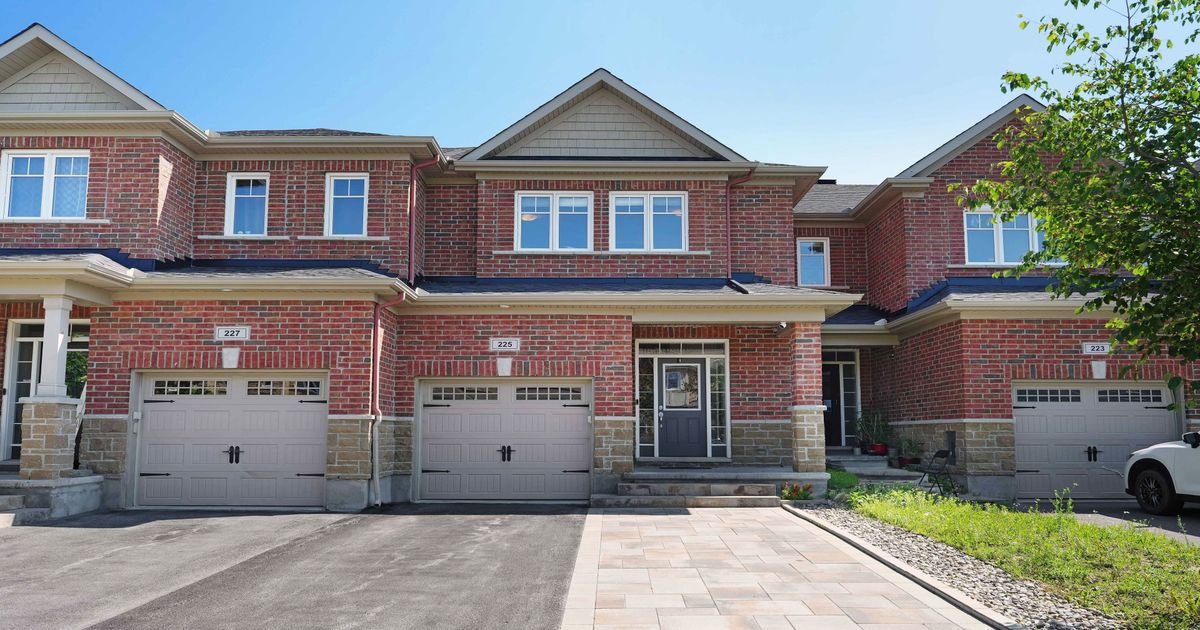 225 Losino Crescent Kanata