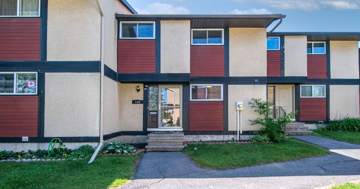 122 McClintock Way Kanata