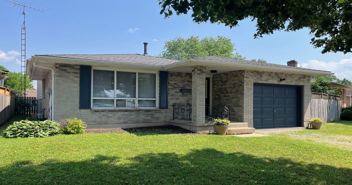 6346 Charnwood Avenue Niagara Falls