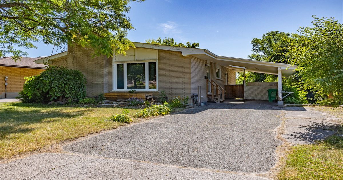 1182 MILBURN Street Peterborough North