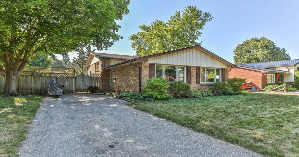 44 TWEED Crescent London North