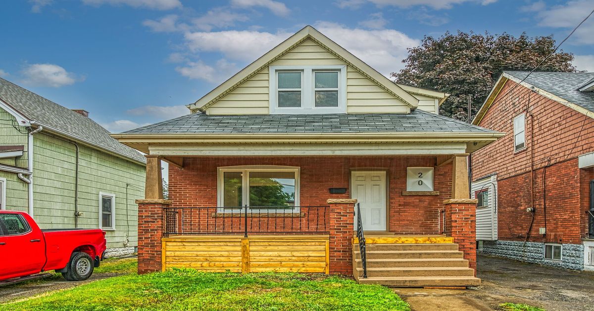 20 Crosthwaite Avenue N Hamilton