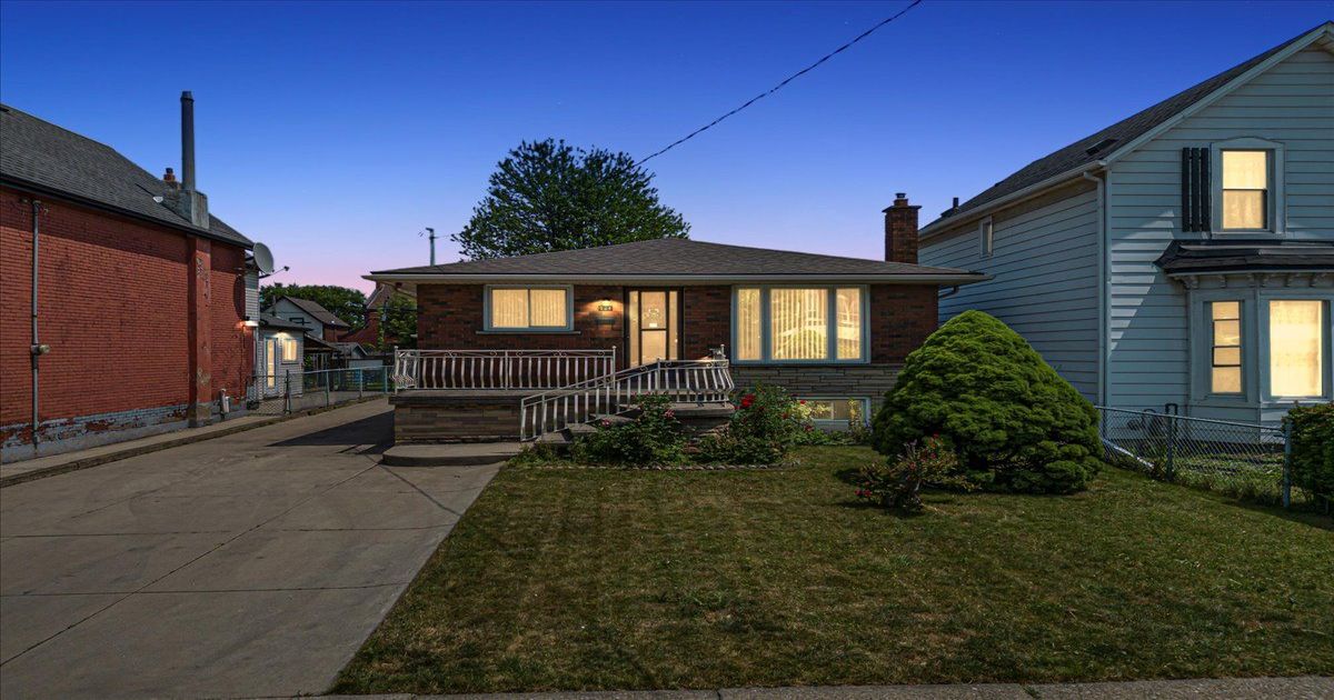 124 Tisdale Street N Hamilton