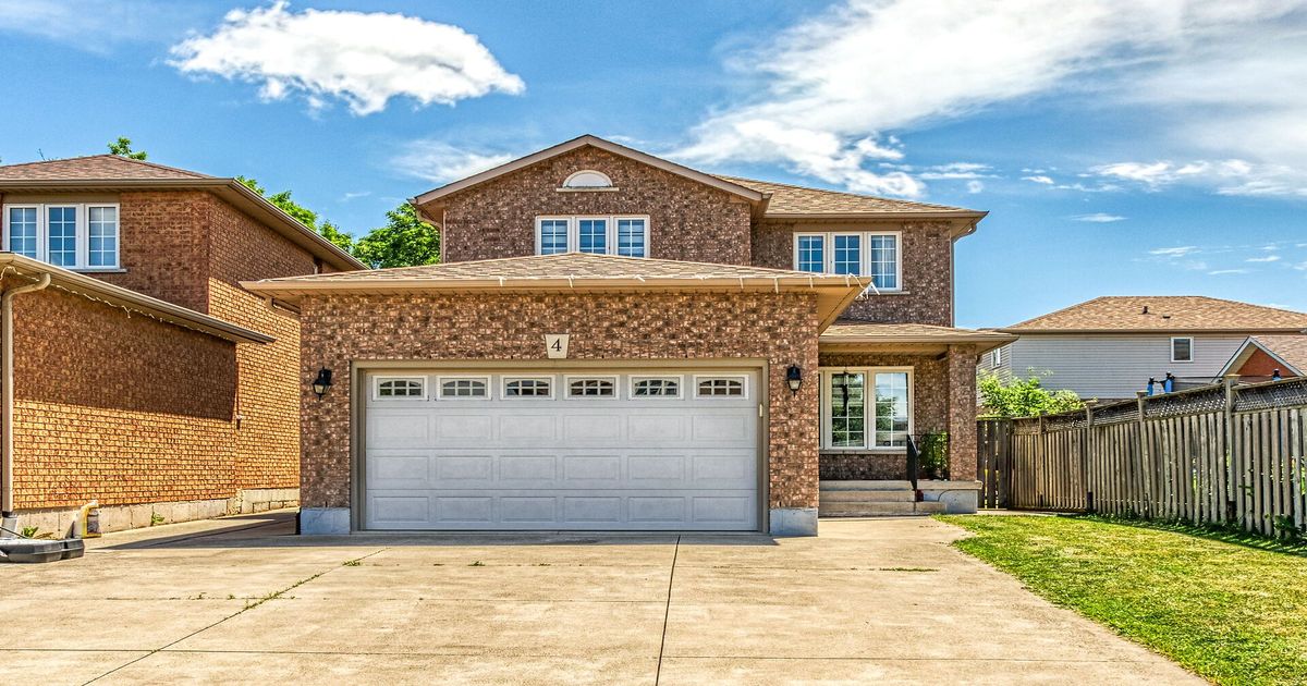 4 SPARTAN Court Hamilton