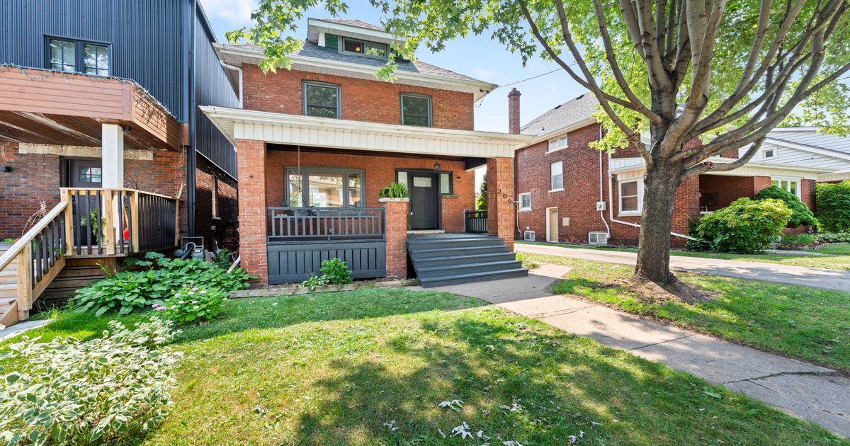 209 Rothsay Avenue Hamilton