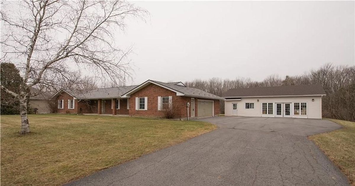18505 Glen Road South Glengarry