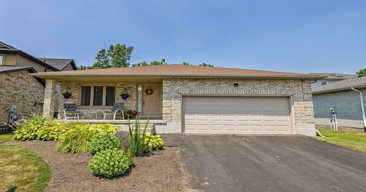 33 STONEYCREEK Crescent London North