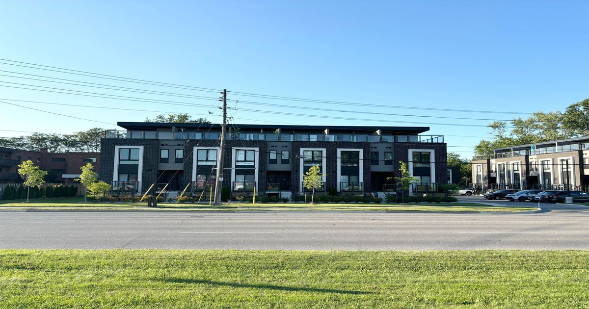 6065 MCLEOD Road Niagara Falls