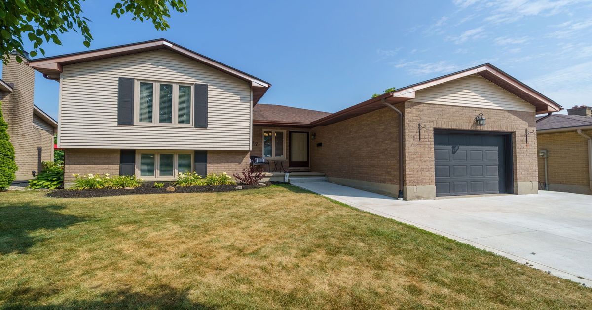 1237 Glenora Drive London North