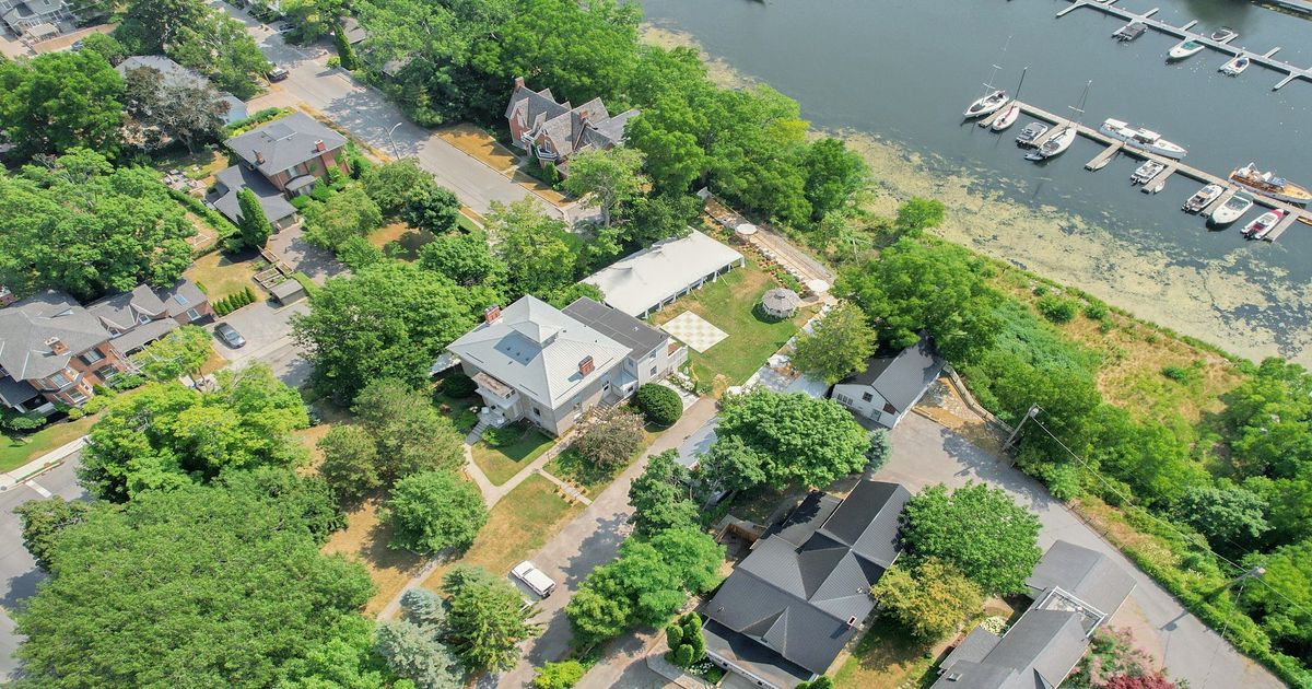 346 Picton Main Street Prince Edward County