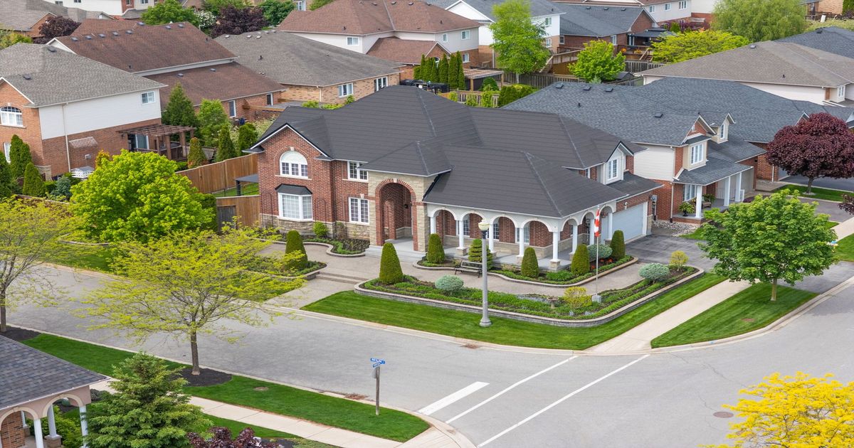 42 Vinifera Drive Grimsby