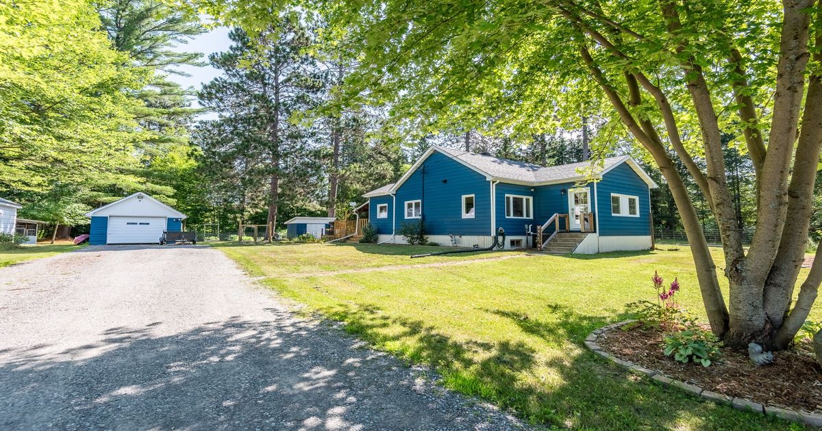 30 Ottawa Street Laurentian Hills