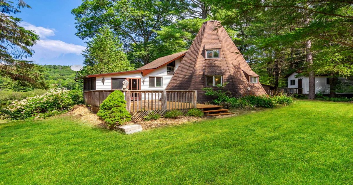1128 Big Hawk Lake Road Algonquin Highlands