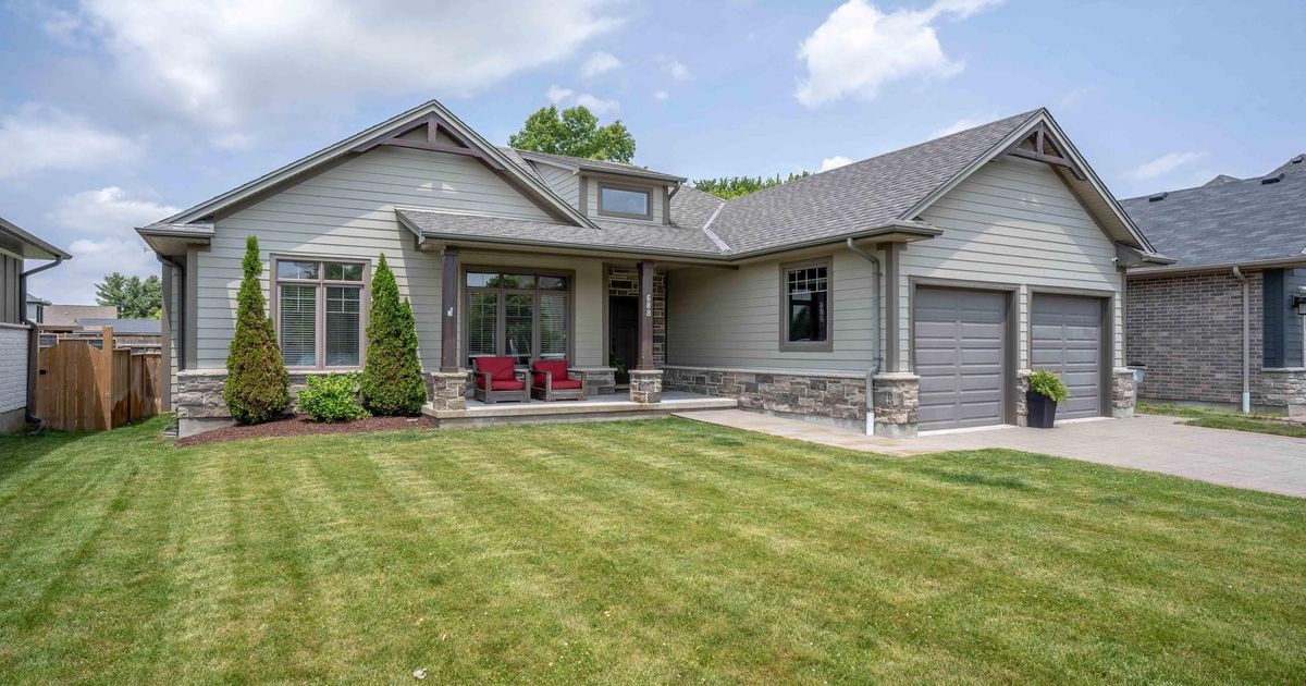 688 Woods Edge Road Strathroy-Caradoc