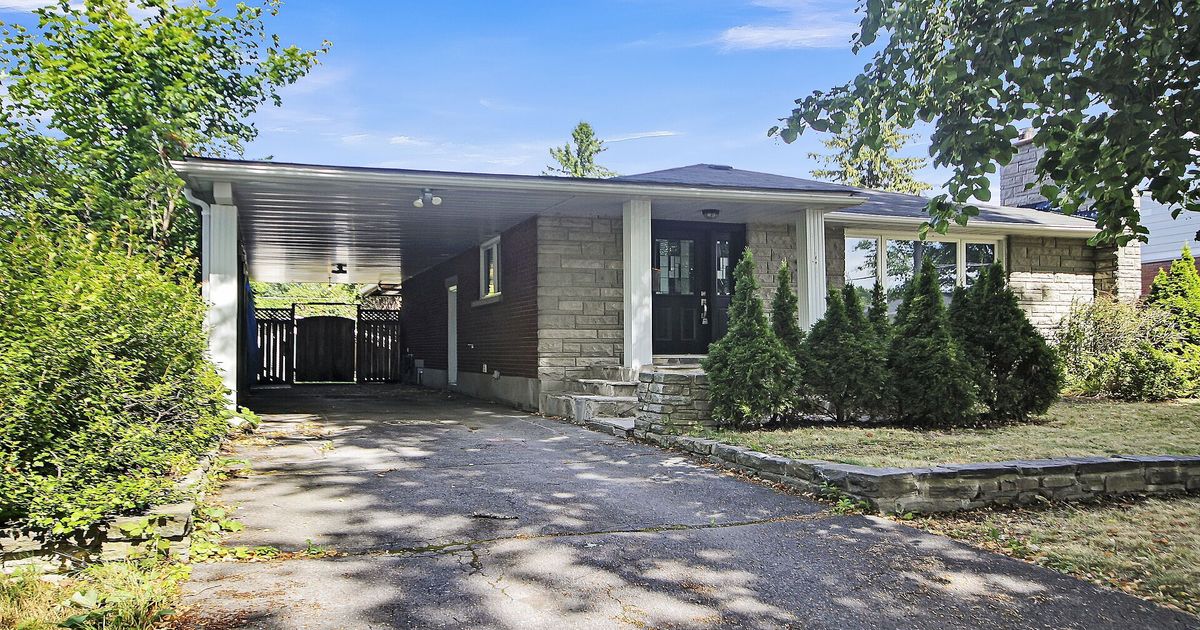 2247 Miramichi Street Parkway Park - Queensway Terrace S and Area