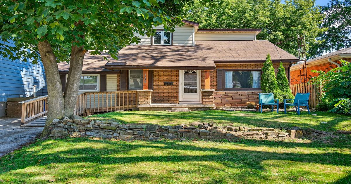 146 Normanhurst Avenue W Hamilton