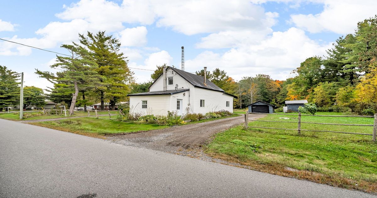 10450 Clark Road North Dundas
