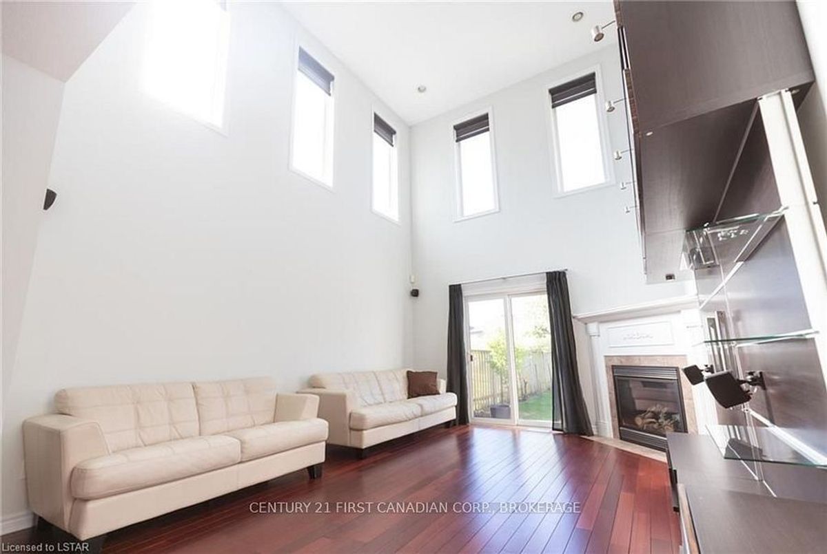 2016 Beaverbrook Avenue London North 2016 Beaverbrook Avenue London North