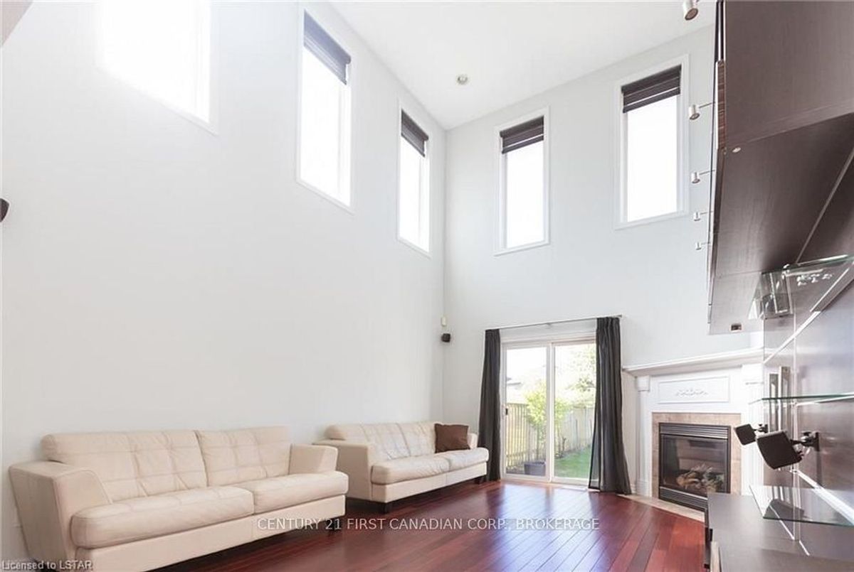 2016 Beaverbrook Avenue London North 2016 Beaverbrook Avenue London North