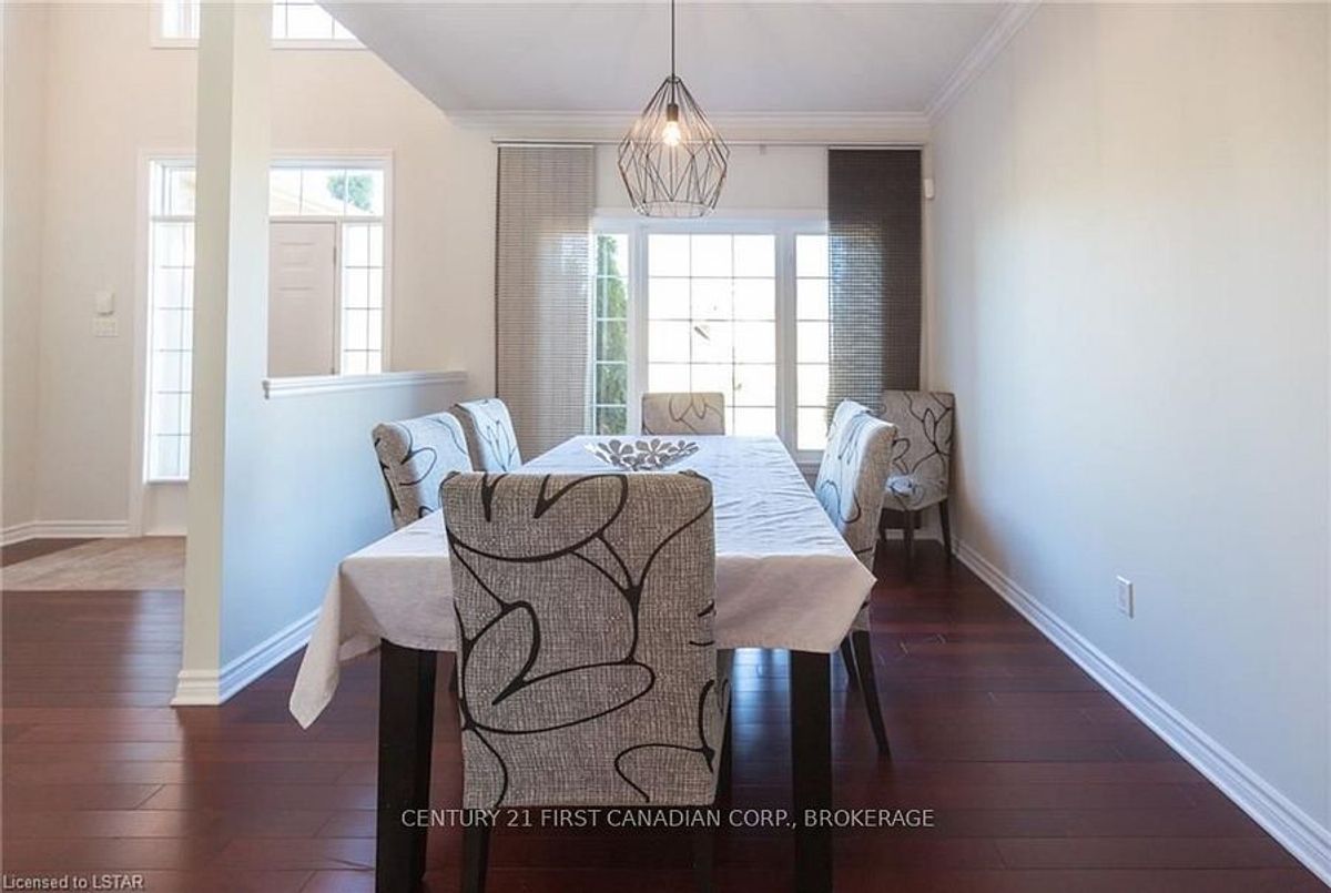 2016 Beaverbrook Avenue London North 2016 Beaverbrook Avenue London North