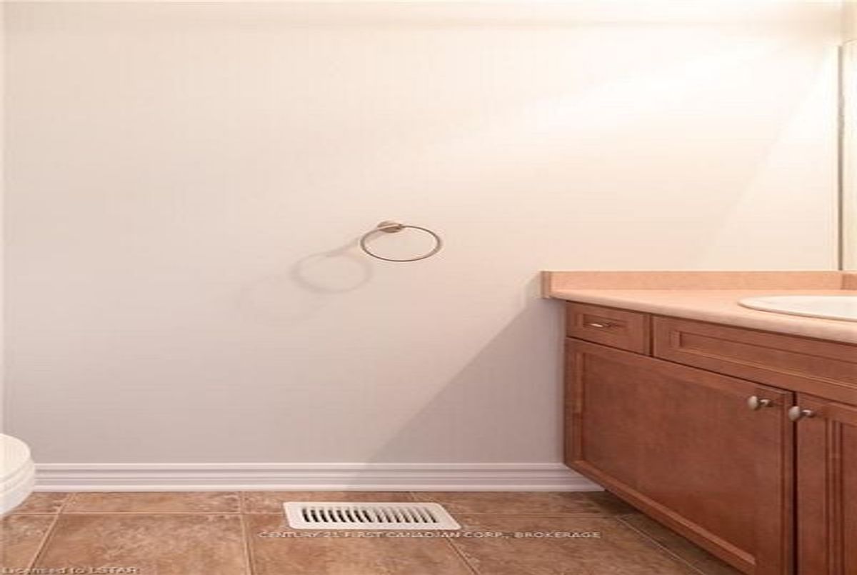 2016 Beaverbrook Avenue London North 2016 Beaverbrook Avenue London North