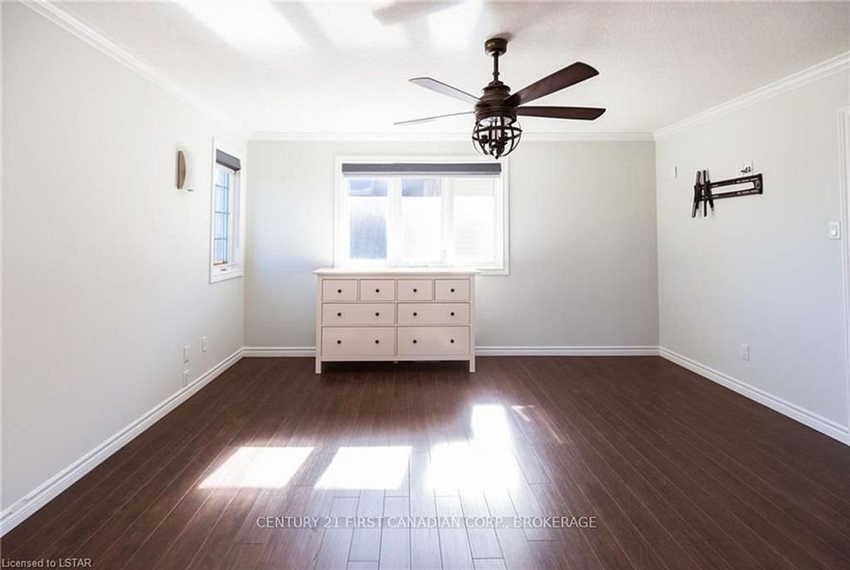 2016 Beaverbrook Avenue London North 2016 Beaverbrook Avenue London North